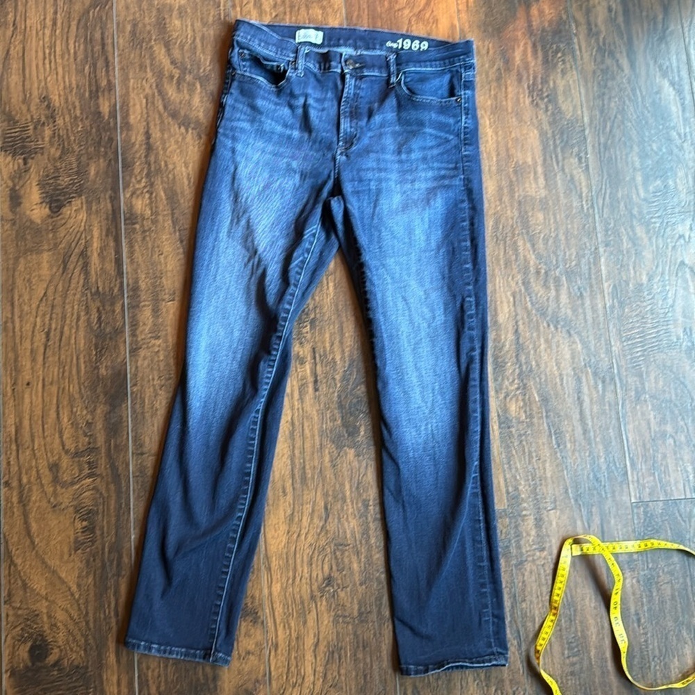 Gap Slim Straight Jeans size 32r (G12)